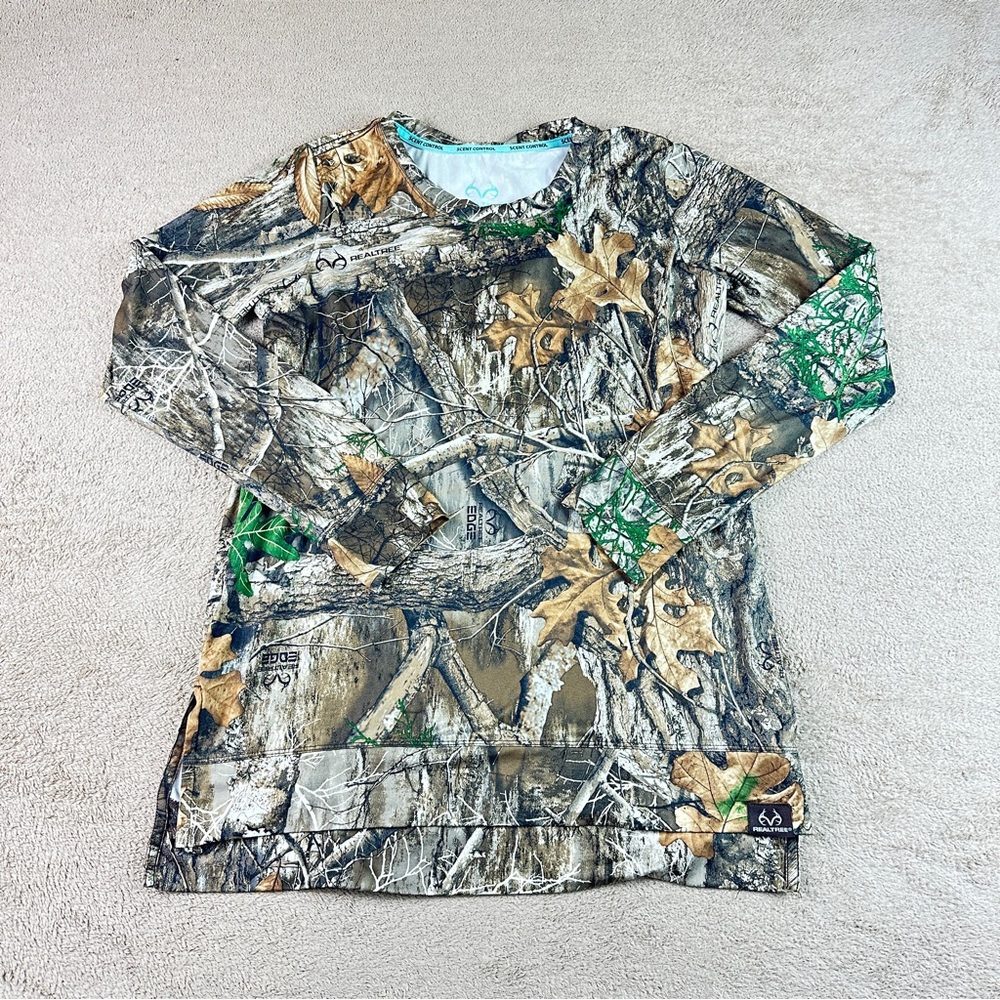 Realtree camo shirt Women’s size M